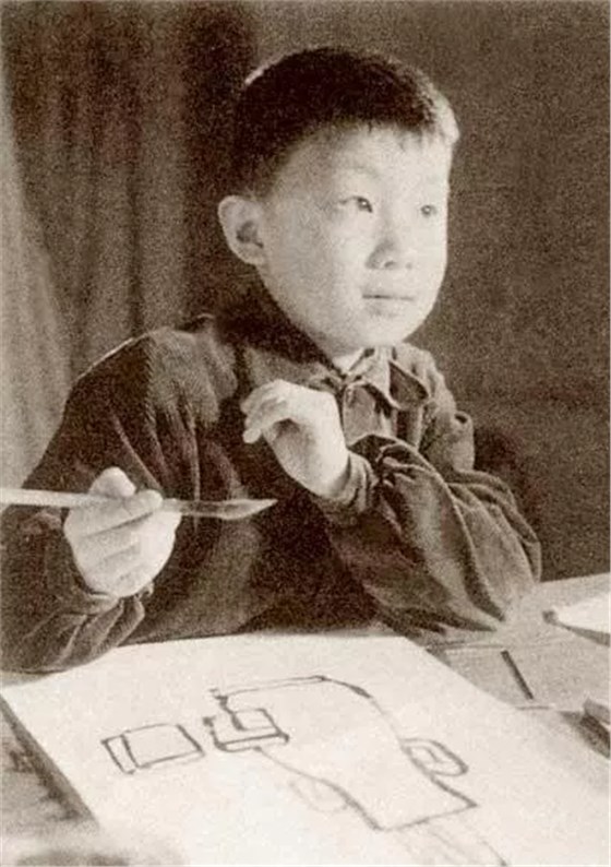 1959年刊登于《人民画报》的7岁王明明