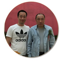 浦君艺术创始人胡桂忠与卢禹舜先生合影